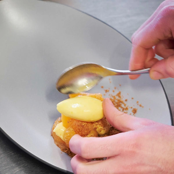 Блюдо овал. «Экинокс»; керамика; H=4,L=35,B=22.3см; серый