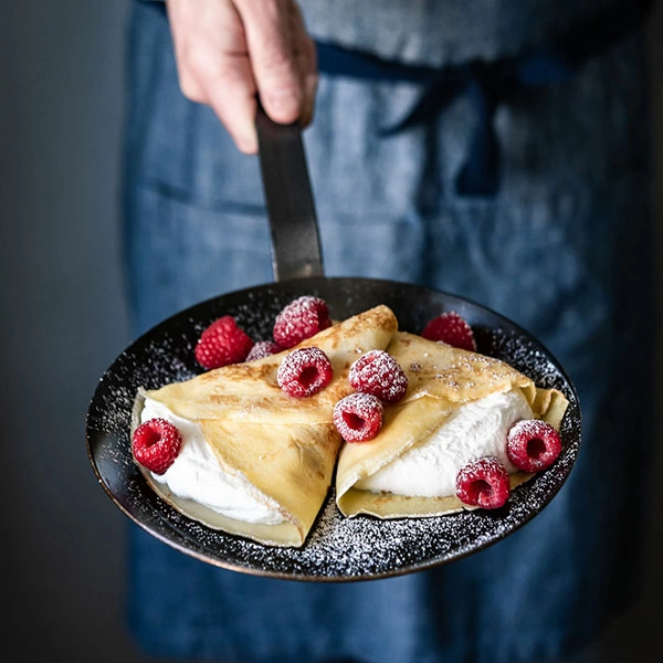 Сковорода для блинов; голуб.сталь; D=18,H=2,L=36см; металлич.