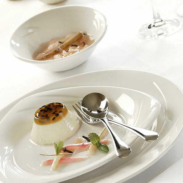 Тарелка мелкая; фарфор; D=27см