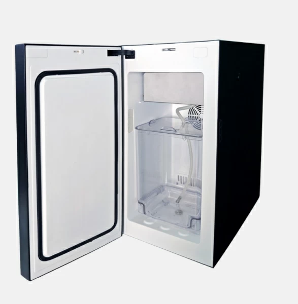 Холодильник ICEBOX MC8DAST