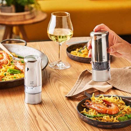 Мельница для перца электрич.(батарейки); пластик,сталь нерж.; H=14см; серебрист.
