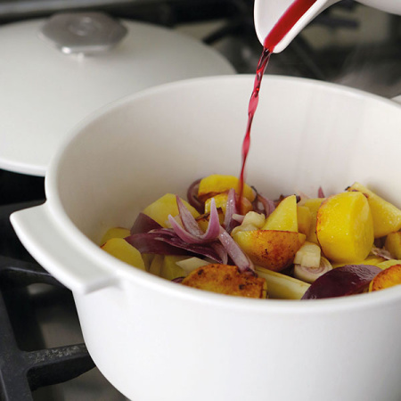 Кастрюля для запекания с крышкой; керамика,сталь нерж.; 0.5л; D=13.6см; белый,красный