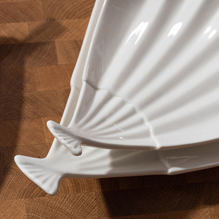 Блюдо-веер на ножках «Кунстверк»; фарфор; H=4,L=26.5,B=23см; белый