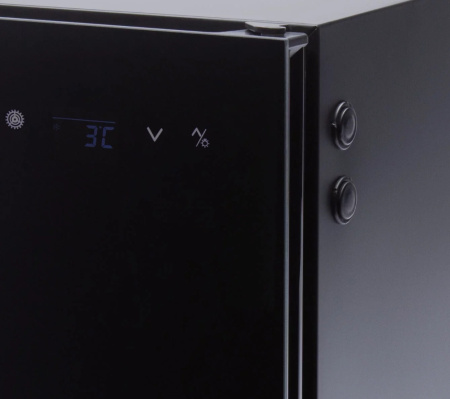 Холодильник ICEBOX MC8DAST