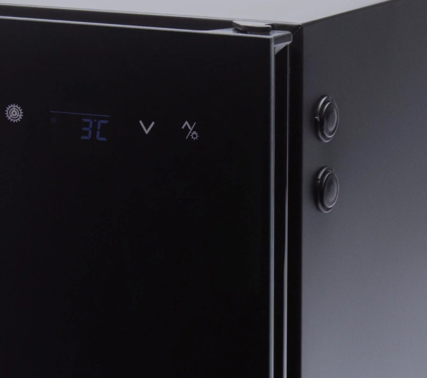 Холодильник ICEBOX MC8DAST