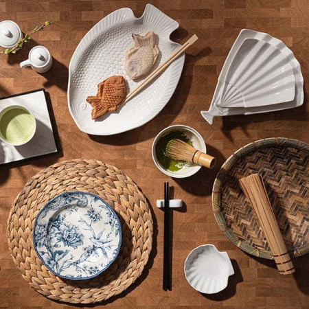 Блюдо-веер на ножках «Кунстверк»; фарфор; H=4,L=26.5,B=23см; белый