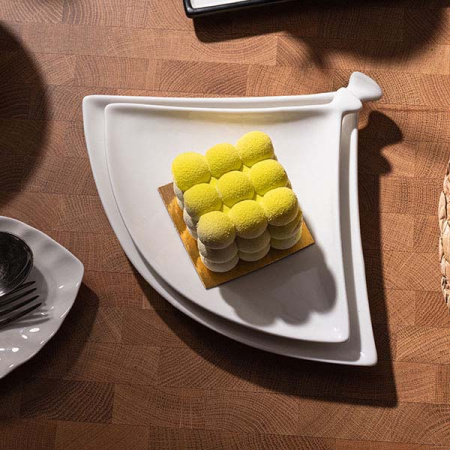 Блюдо-веер «Кунстверк»; фарфор; H=1.5,L=20,B=13см; белый