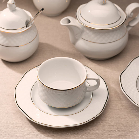 Фото Чашка чайная «Афродита»; фарфор; 190мл; D=8,H=5.5,L=10см; белый,золотой Чашка чайная «Афродита»; фарфор; 190мл; D=8,H=5.5,L=10см; белый,золотой