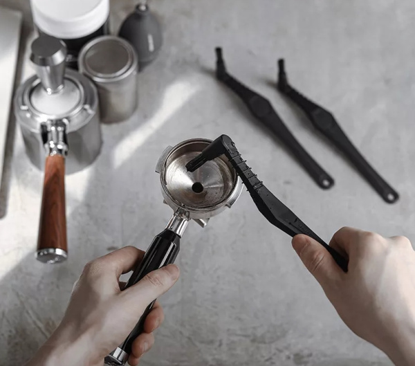 Щетка для чистки группы кофемашины MHW-3Bomber черный