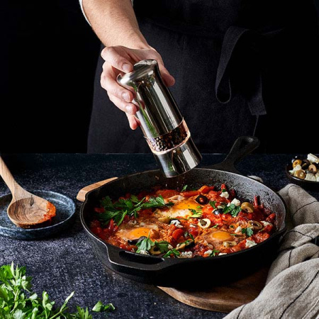 Мельница для перца электрич.(батарейки); пластик,сталь нерж.; H=14см; серебрист.