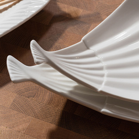 Блюдо-веер на ножках «Кунстверк»; фарфор; H=4,L=26.5,B=23см; белый