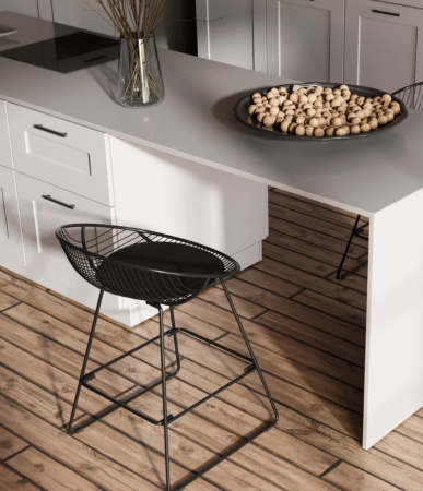 Стул полубарный UFO черный с черной подушкой