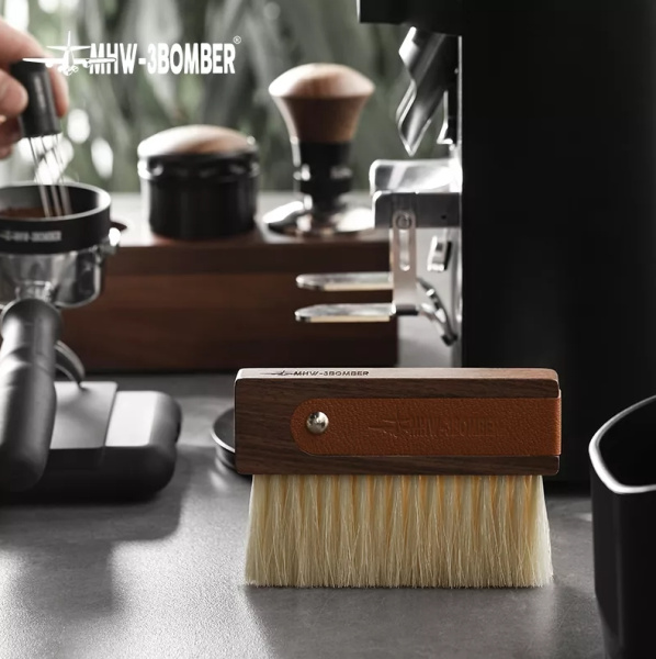 Щетка бариста MHW-3Bomber Line Leather Sheath 145 мм