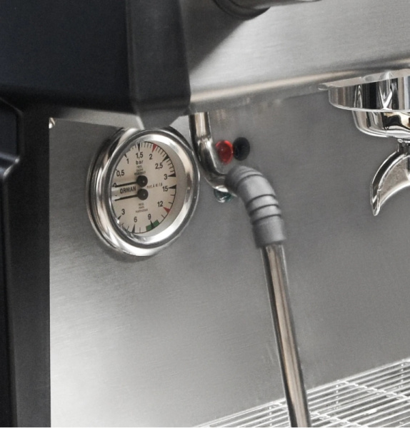 Фото Кофемашина COFFF LIVE 2 GR S черный Кофемашина COFFF LIVE 2 GR S черный