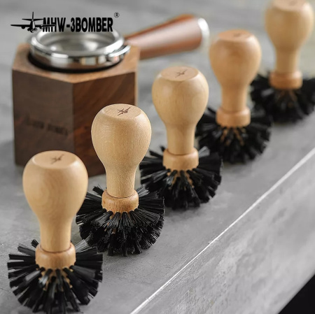 Щетка для корзины портафильтра MHW-3Bomber 58 мм бук