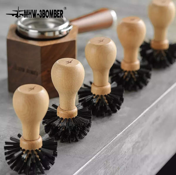 Щетка для корзины портафильтра MHW-3Bomber 58 мм бук